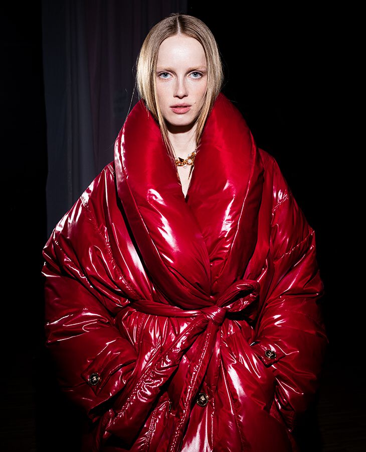 VERSACE FASHION SHOW FW22 WOMEN BACKSTAGE
