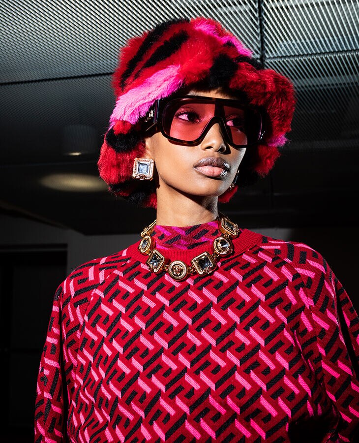 VERSACE FASHION SHOW FW22 WOMEN BACKSTAGE