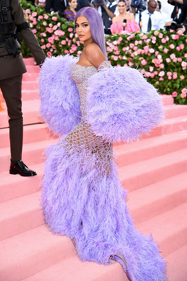 Met gala 2019 versace shop