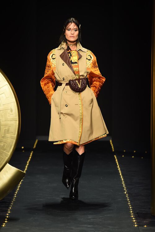 Модный Показ Женской Коллекции Versace Осень–Зима 2019/20