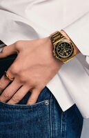 Часы Versace сезона осень-зима 2023
