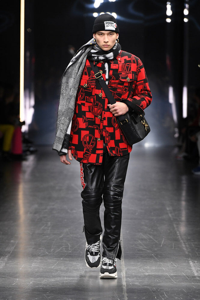 Survetement versace homme 2019 deals