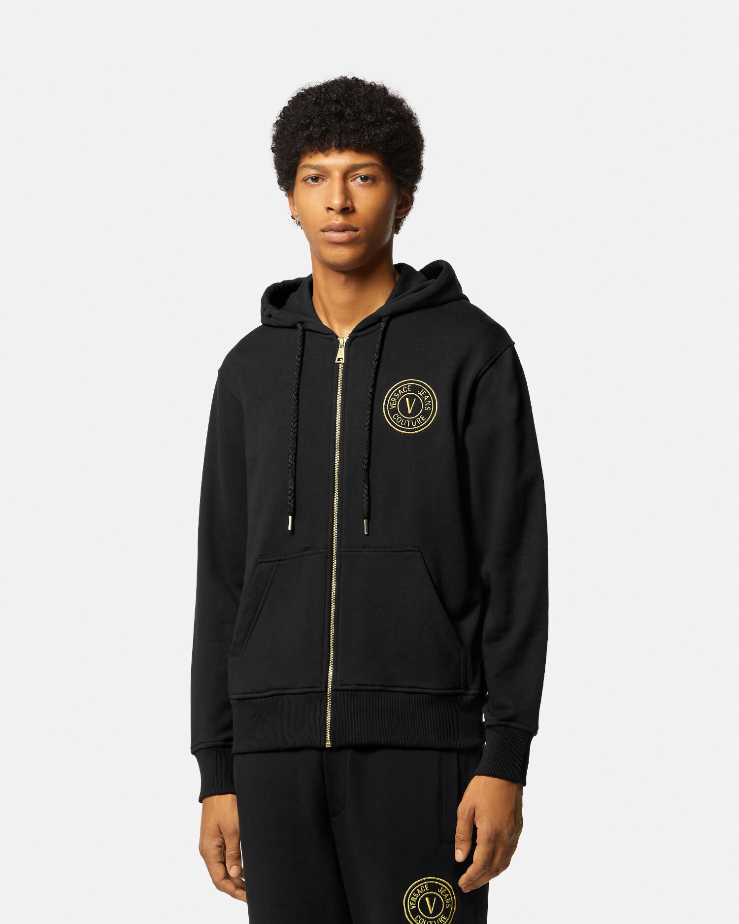 V Emblem VERSACE RU