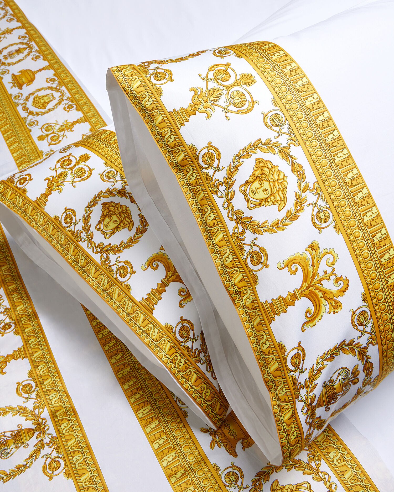 VERSACE TEATRO Ⅱ Franco Maria Ricci 箱無し I ♡ Baroque Full/Queen Pillowcase Set Black,Print | VERSACE US