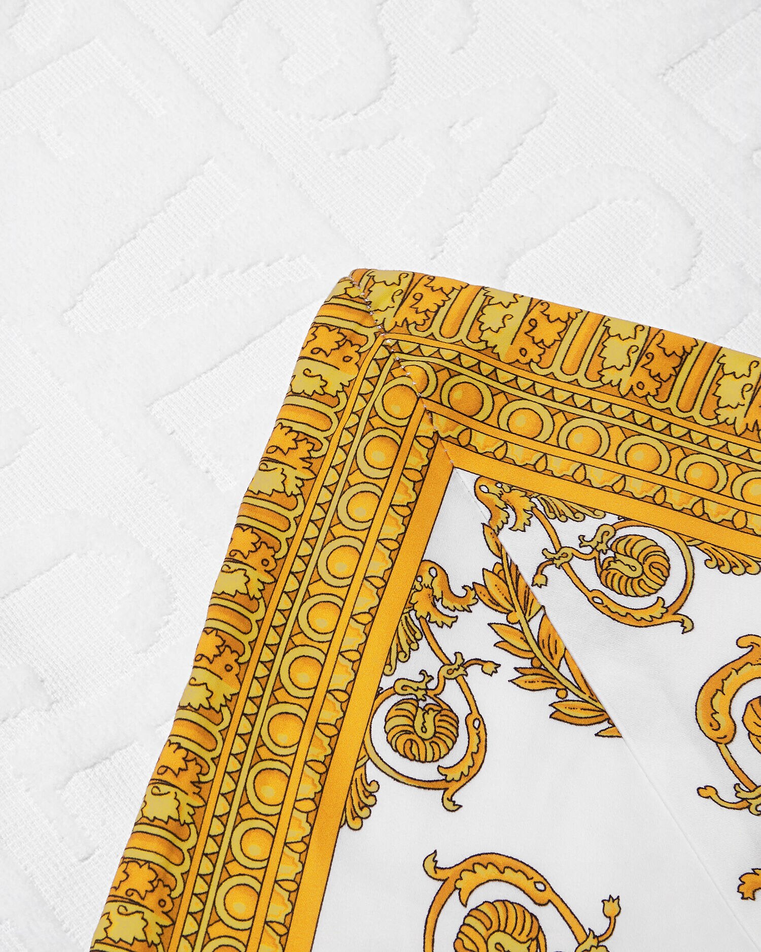 I ♡ Baroque Beach Towel White | VERSACE