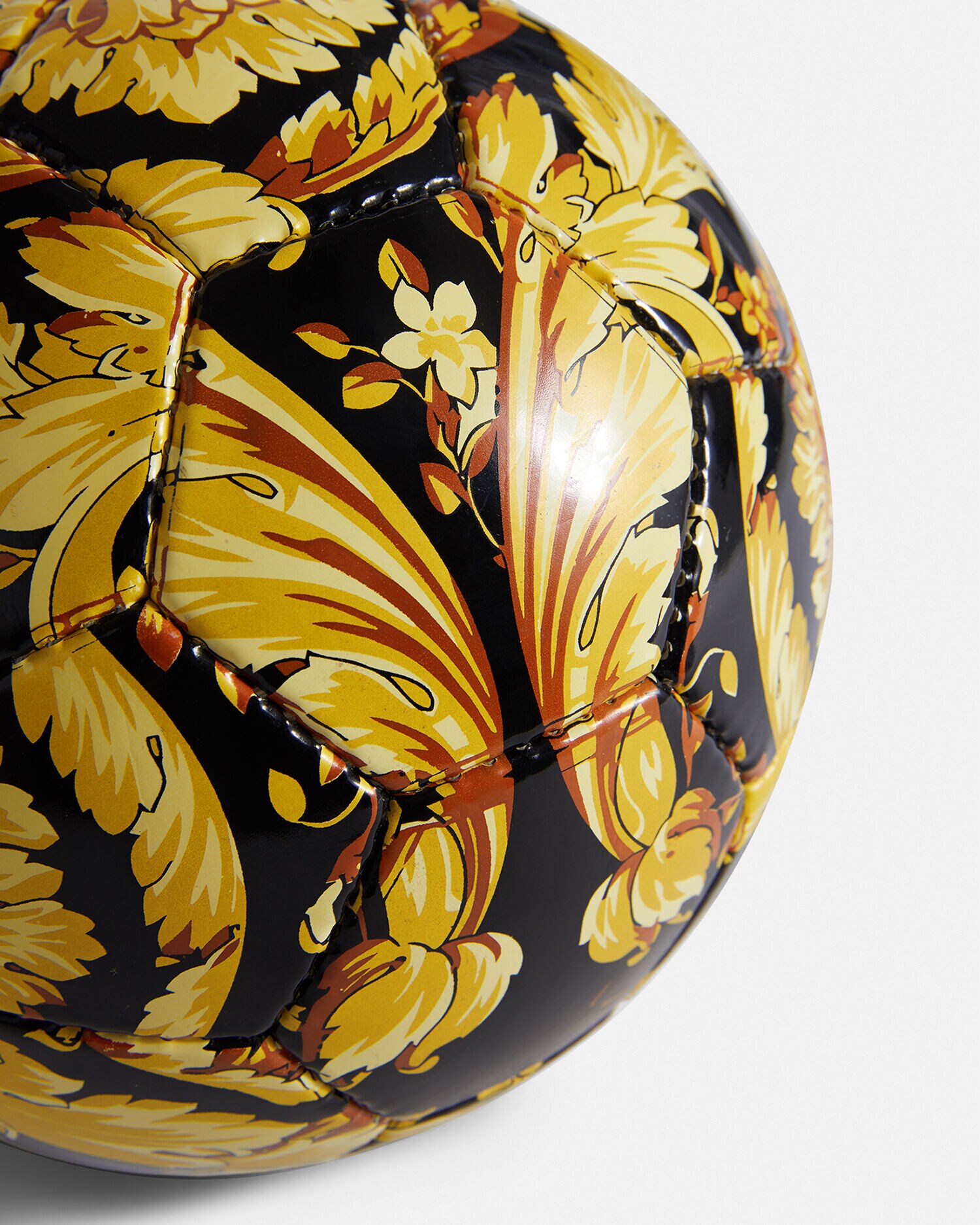 Barocco Football Black,Print | VERSACE