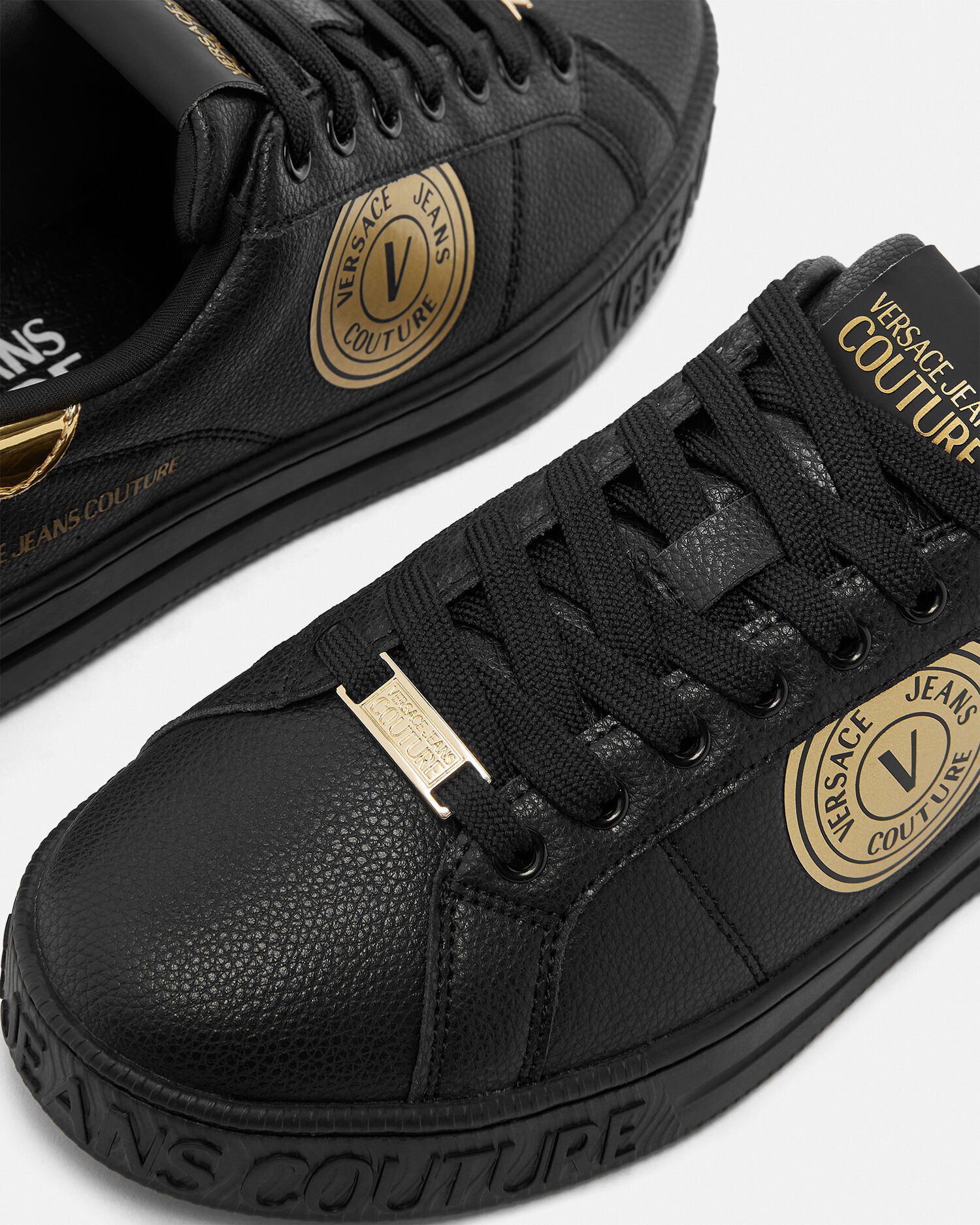 Converse versace shop